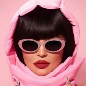 ROBERI & FRAUD PINK BETTY SUNGLASSES IN PINK FROST